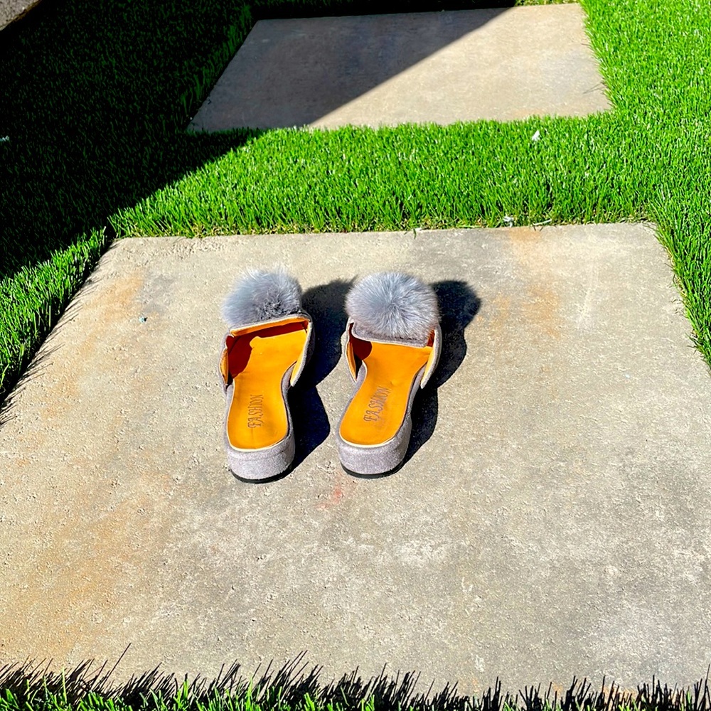 Super cute grey sandal with puffy ball on top